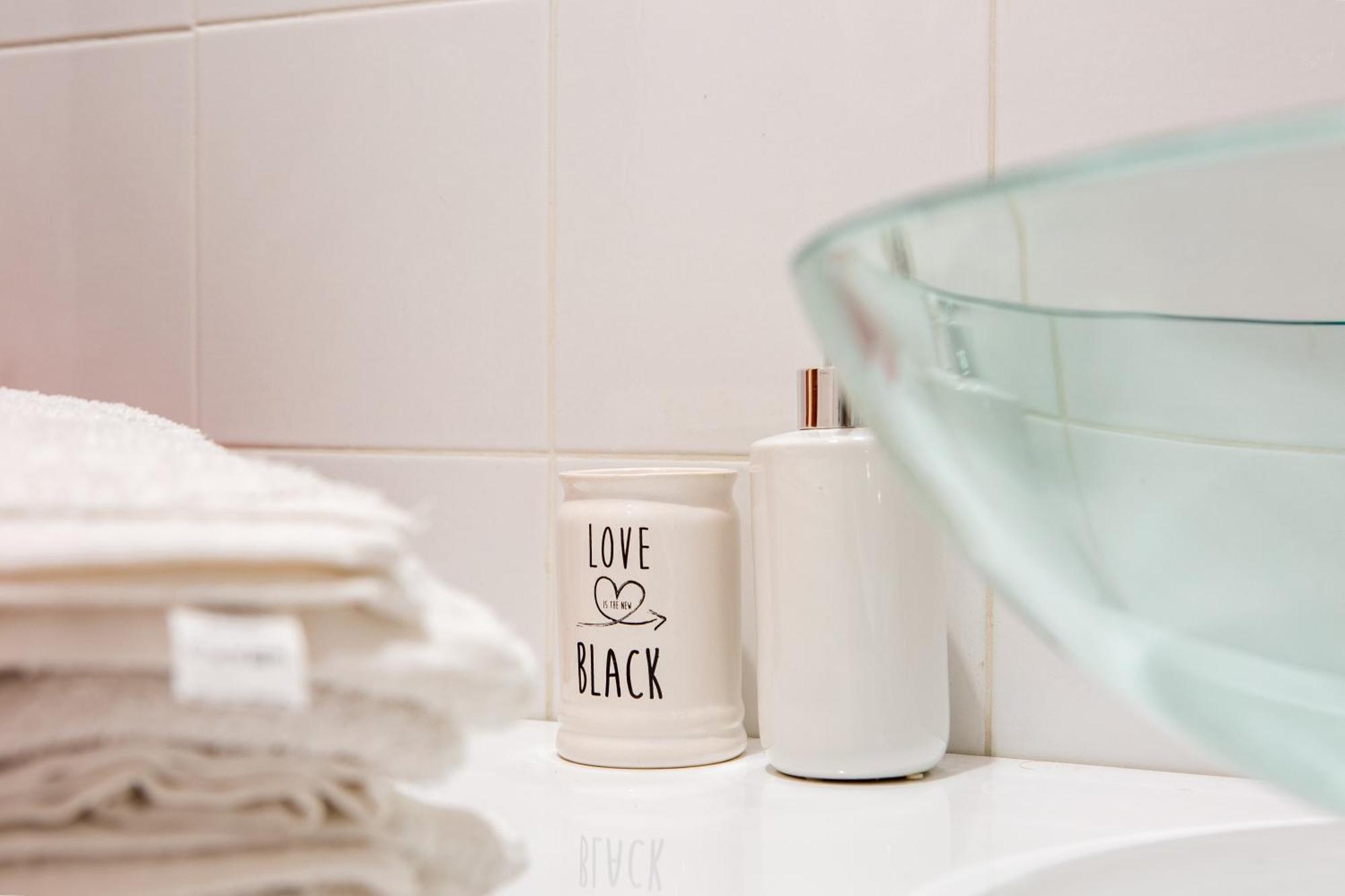 Stanza Comoda E Silenziosa Con Bagno Privato E Area Lavoro E Relax 罗马 外观 照片